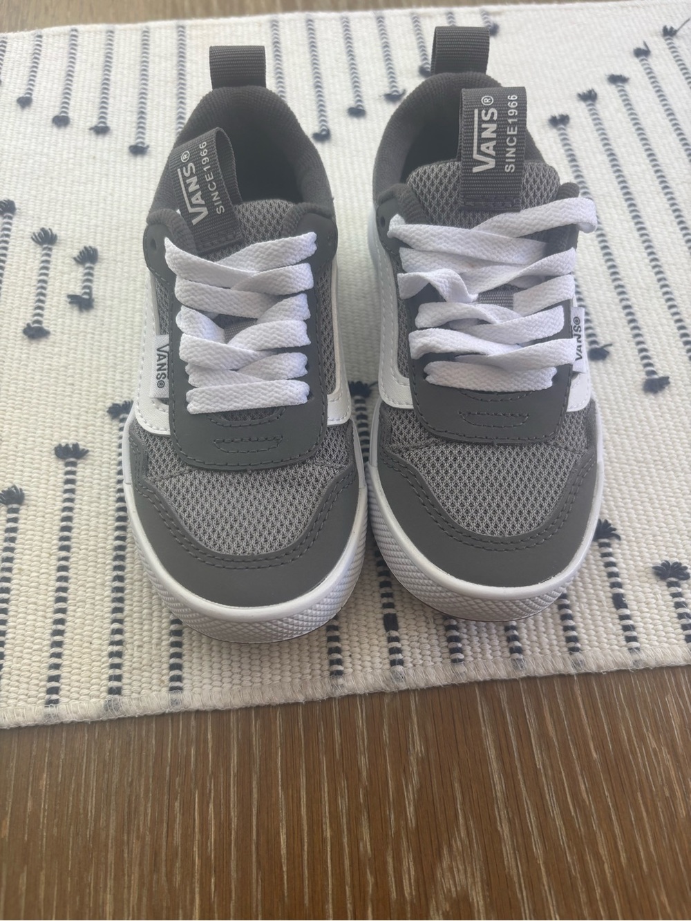 Vans Youth Gray & White Sneakers Size 10.5C New Without Box